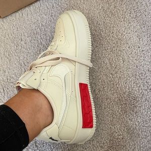 WOMENS AIR FORCE 1 FONTANKA 'PEARL WHITE UNIVERSITY RED'